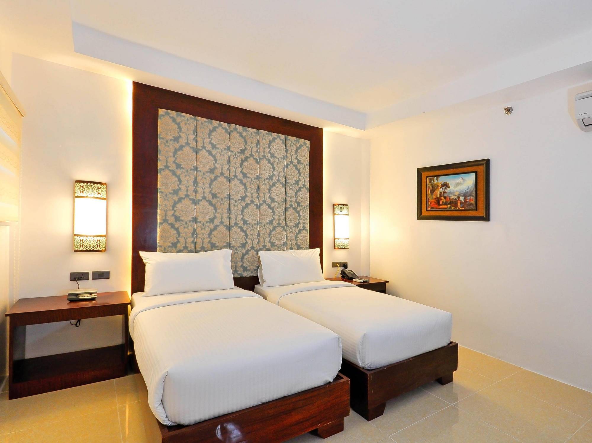Boracay Summer Palace Hotel Balabag  Buitenkant foto